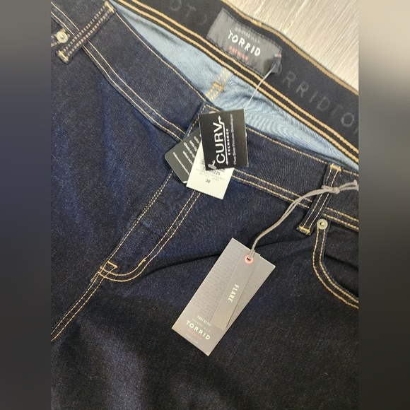 TORRID 30 TALL NEW W TAGS DARK FLARE DENIM⭐️DARK BLUE with Threading, AMAZING - Picture 3 of 7